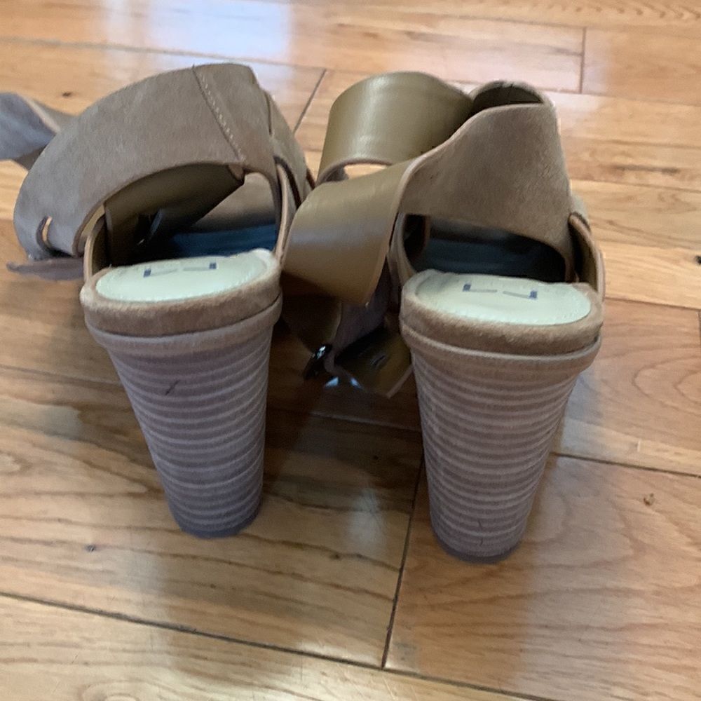 Marc Fisher GUC taupe ml Valen suede chunky block heeled sandals SZ 5.5 - Picture 5 of 8